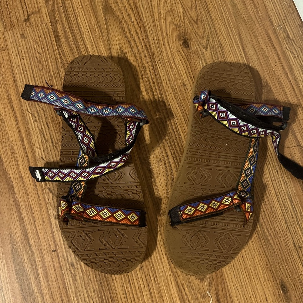 DSW Aztec Print Outdoor Universal Sandal